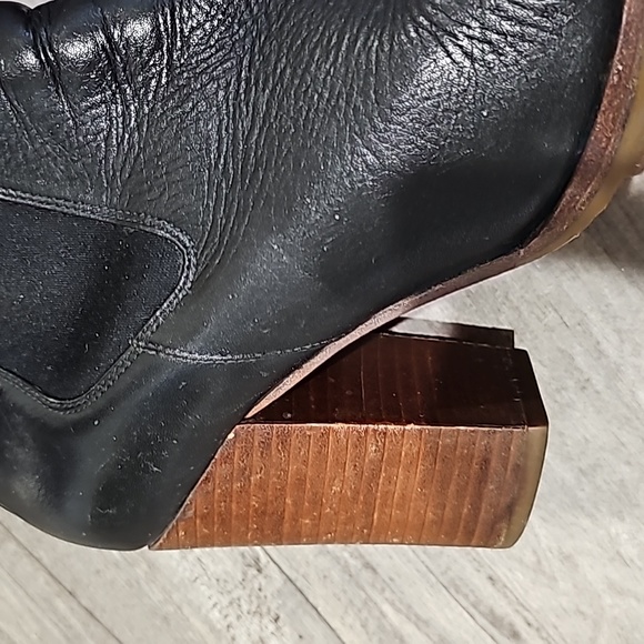 Coach Leather Boots Size 8 Heel 4" Preloved - Picture 10 of 11